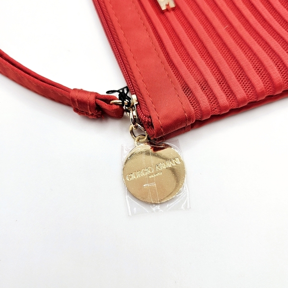 Giorgio Armani Red Wristlet Pouch Makeup Bag Gift NWT - Picture 4 of 5